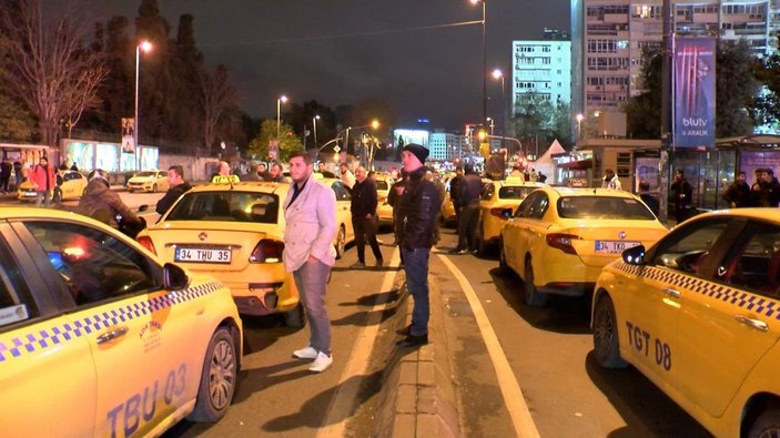 İstanbul'da taksiciler, İBB'yi protesto etti