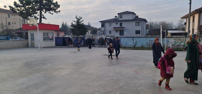 Düzce'de deprem sonrası okullar açıldı -3