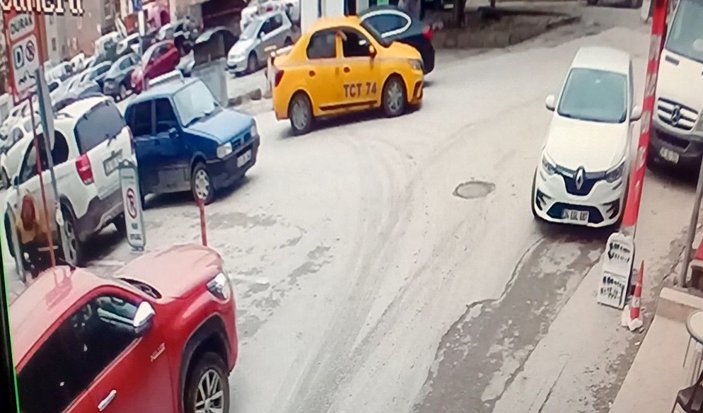 Edirne'de sokak ortasında silahlı çatışma; o anlar kamerada -6