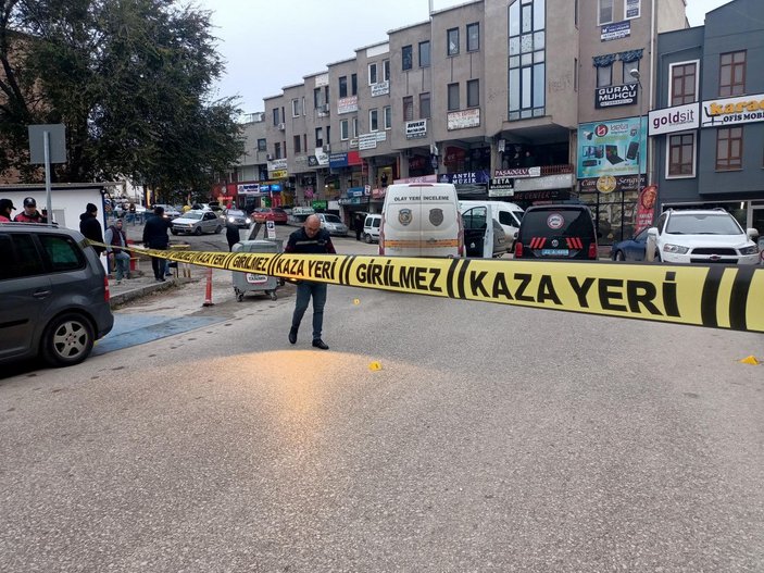 Edirne'de sokak ortasında silahlı çatışma; o anlar kamerada -7