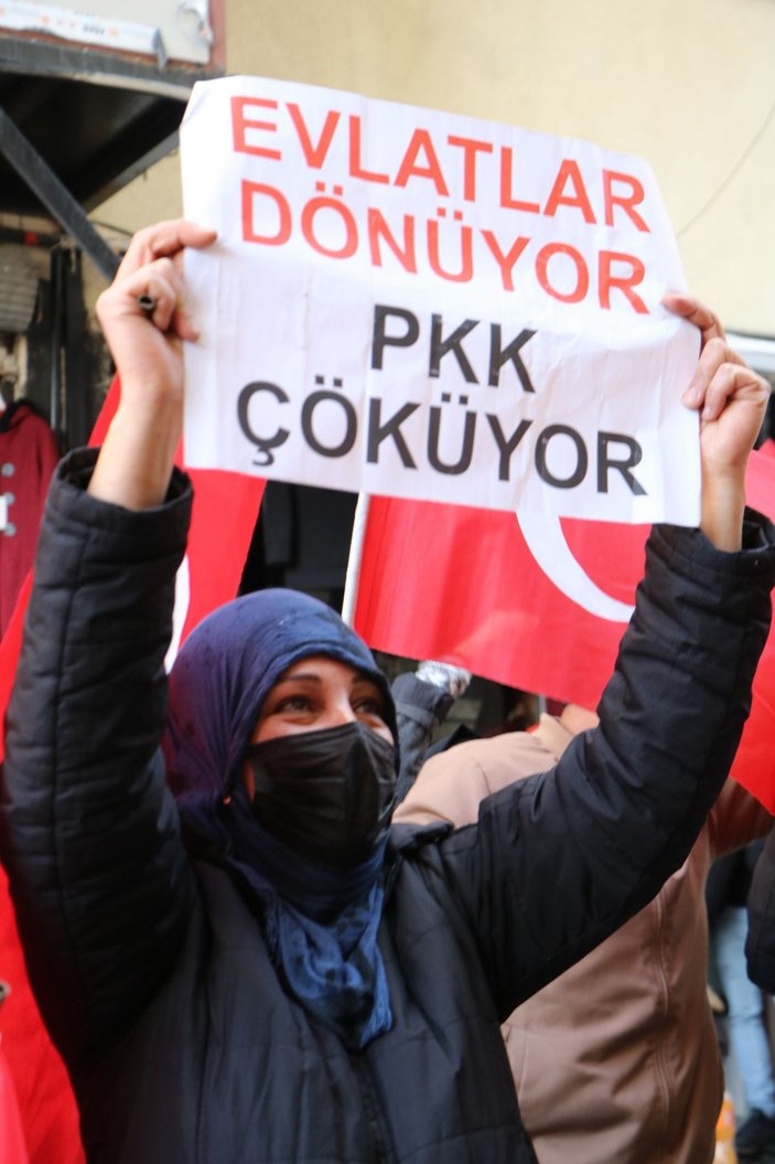 Hakkari'de, ailelerin HDP önündeki eyleminde 37'nci hafta -3