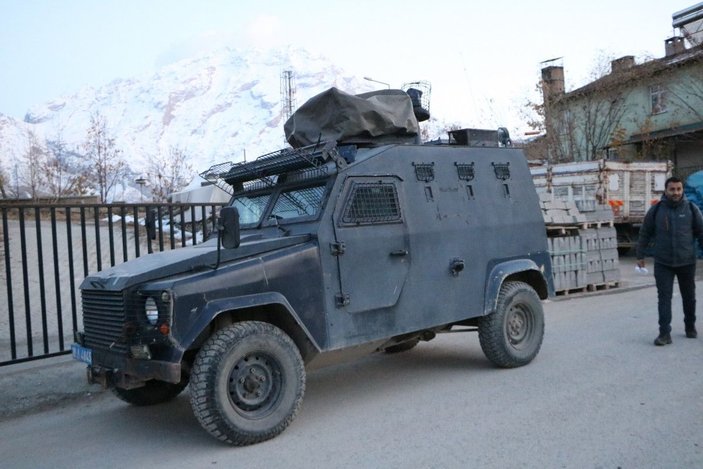 Hakkari'de silahlı kavganın ardından iki aile arasında gerginlik yaşandı: 1 yaralı -4