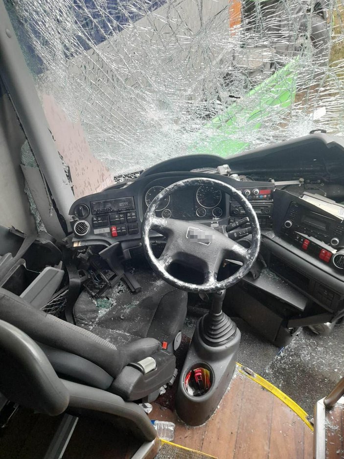 Aydın'da TIR, yolcu otobüsüne çarptı: 4 yaralı -6