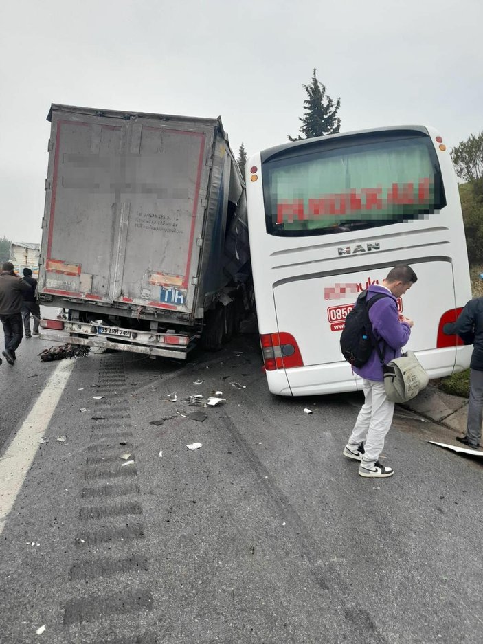 Aydın'da TIR, yolcu otobüsüne çarptı: 4 yaralı -5