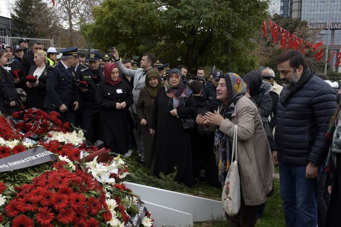 d Beşiktaş'taki terör saldırılarında şehit düşenler anıldı -2