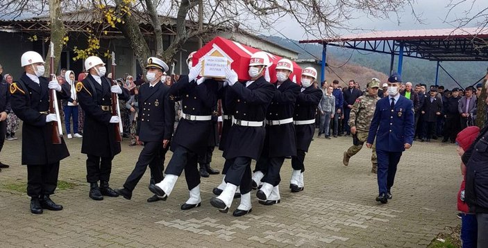 İzindeyken kazada ölen uzman er için Çanakkale'de askeri tören -2