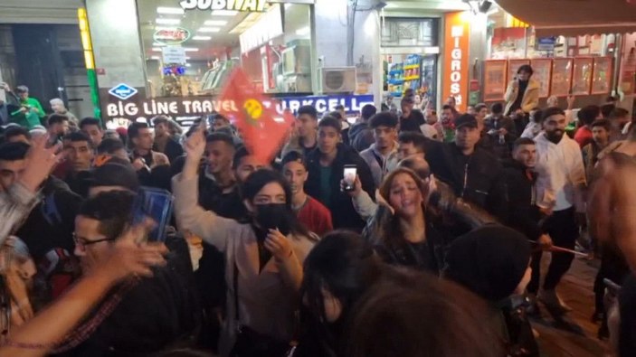  Taksim'de Faslıların yarı final sevinci -2