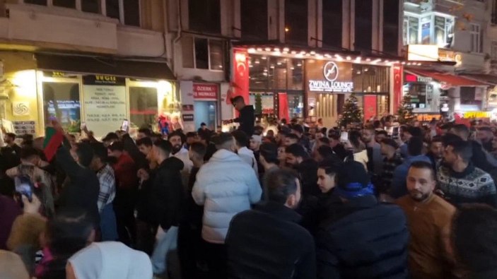  Taksim'de Faslıların yarı final sevinci -1