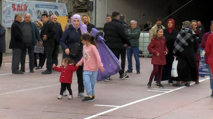 Bayrampaşa'daki balık festivali'nde 3 ton hamsi dağıtıldı -4