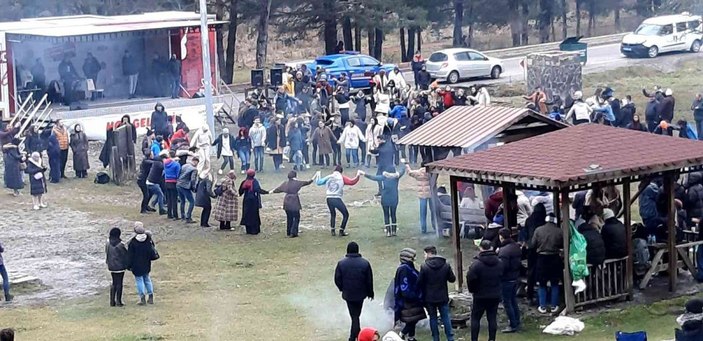 Festivalde bir ton hamsi tüketildi -2