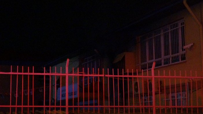 İzmir'de okulda çıkan yangın söndürüldü -6