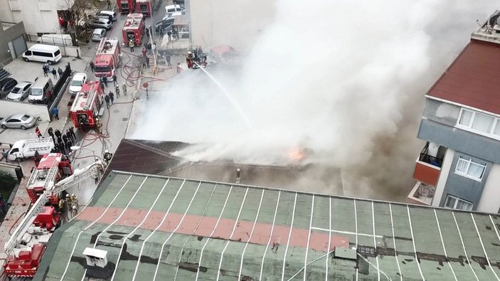 Havadan fotoğraf // Ataşehir'de geri dönüşüm tesisinde yangın -2