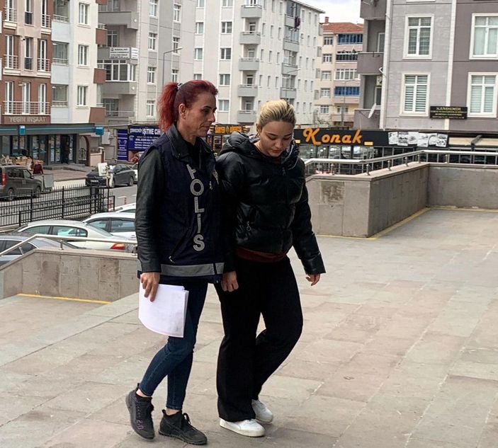 'Sahte doktor' Ayşe Özkiraz'a 13 yıla kadar hapis istemi -5