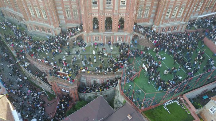 d Havadan fotoğraflarla // İstanbul buraya akın etti; Kırmızı Mektep'te 'yeni yıl' kuyruğu -1