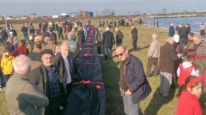 d Samsun'da 55 metrelik pide, saniyeler içinde tüketildi -3