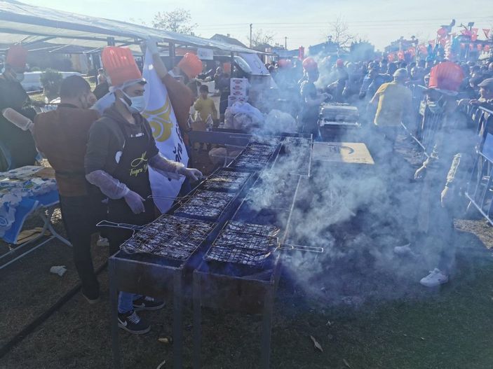 d Samsun'da 55 metrelik pide, saniyeler içinde tüketildi -1
