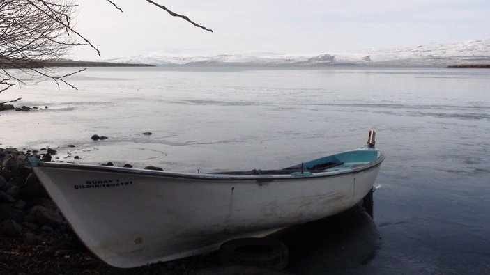 Çıldır Gölü, buz tutmaya başladı -3