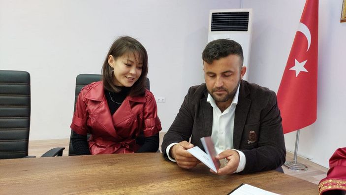 Gemide tanıştığı meslektaşıyla evlendi, Kazakistan'dan Osmaniye'ye gelin geldi -2