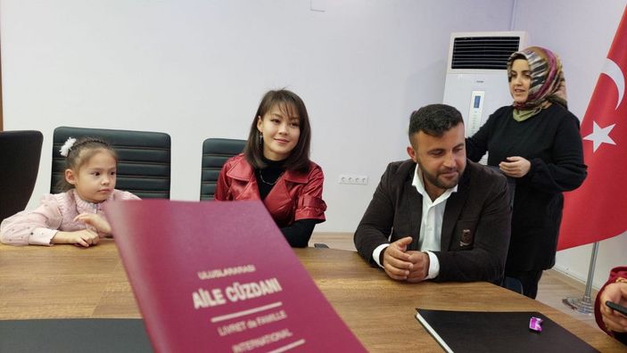 Gemide tanıştığı meslektaşıyla evlendi, Kazakistan'dan Osmaniye'ye gelin geldi -3