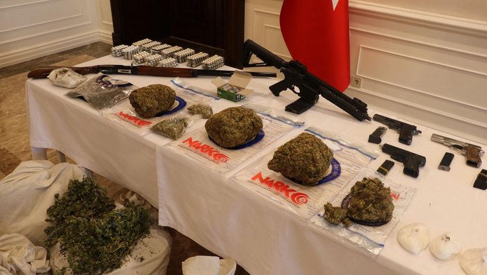 İzmir merkezli 5 ilde uyuşturucu operasyonu: 33 gözaltı -7