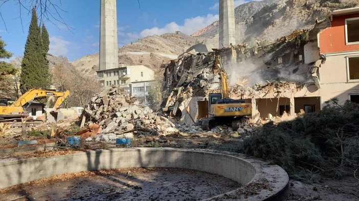 Su altında kalacak ilçede 'geri dönüşüm' yıkımı -6