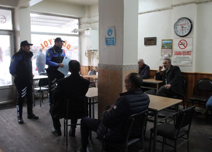 Polisler dolandırıcılık olaylarına karşı kahvehaneleri gezerek vatandaşları uyardı -2