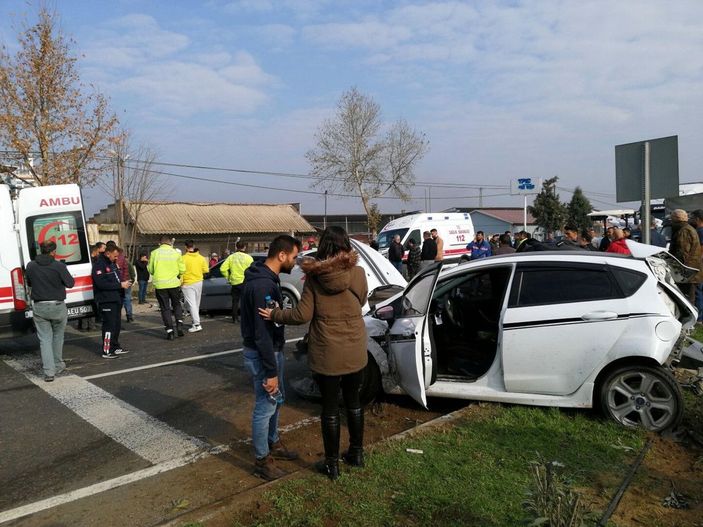 Salihli'de zincirleme kaza: 2'si çocuk, 8 yaralı -6