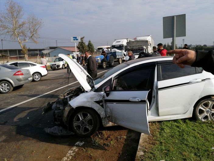 Salihli'de zincirleme kaza: 2'si çocuk, 8 yaralı -2