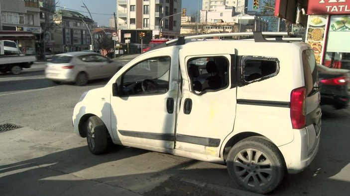 Sultangazi'de İETT otobüsü kazası kamerada -7