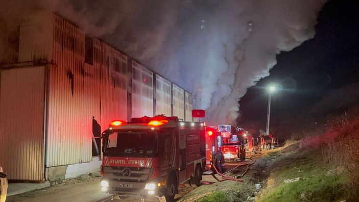 Tuzla'da geri dönüşüm tesisinde yangın -1
