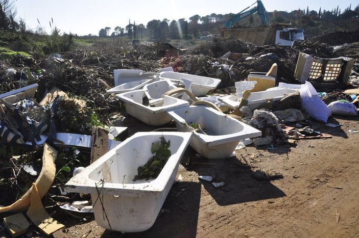 Büyük Manavgat yangınından etkilenen bölge yine çöplüğe döndü -1