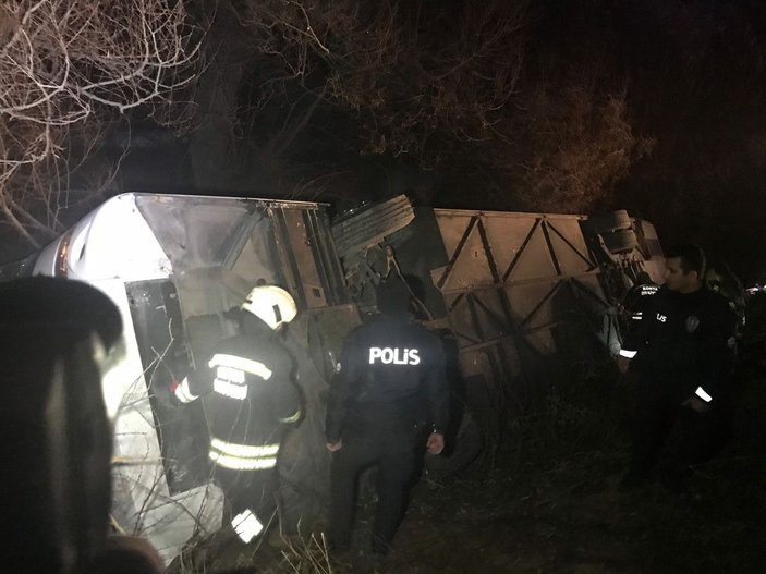 Konya'da yolcu otobüsü devrildi: 15 yaralı