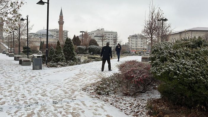 Sivas'ta kar yağışı etkili oldu -9