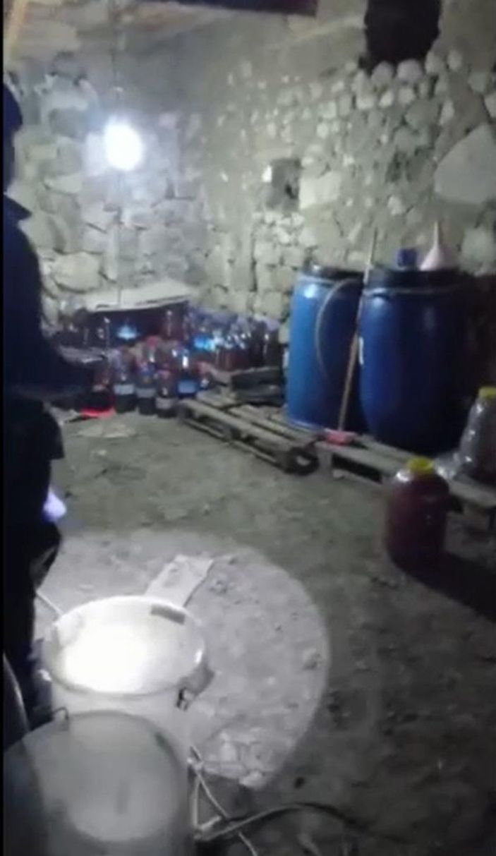 Kütahya’da 1 ton 76 litre sahte içkiye 1 gözaltı -4