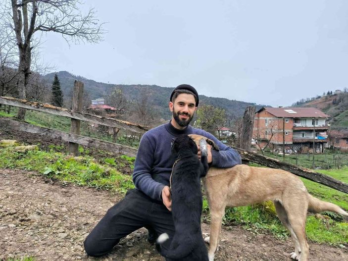 Üniversiteyi terk eden Artvinli genç, köy hayatını seçti