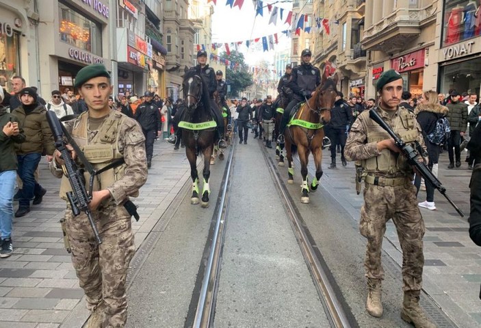 Taksim'de Atlı Polisler yılbaşı öncesi devriye gezdi  -4