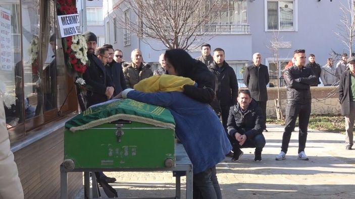 İğne yapıldıktan sonra fenalaşıp ölen Melis toprağa verildi -2