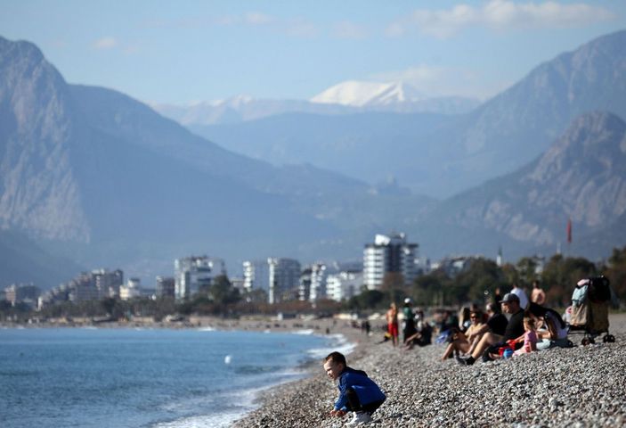 Yılın son günü Antalya'da denize girdiler -9