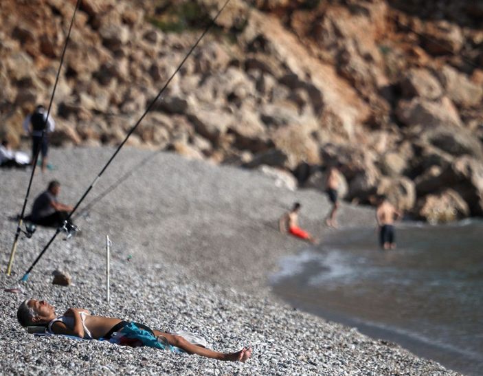 Yılın son günü Antalya'da denize girdiler -10