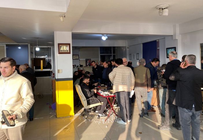 Taksimetre ayarları hatalı yapılan taksiciler şirket önünde sabahladı -2