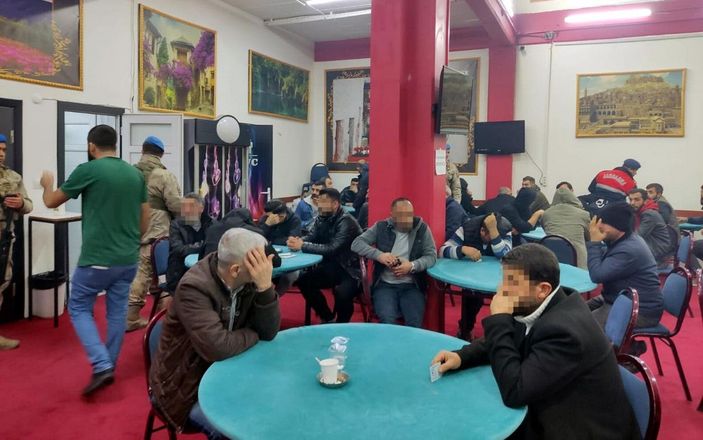 İzmir'de derneğe 'tombala' baskını; 360 bin lira ceza kesildi -1