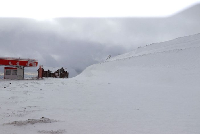 Henüz sezonun açılmadığı Yıldız Dağı Kayak Merkezi'ne kar yağdı -4