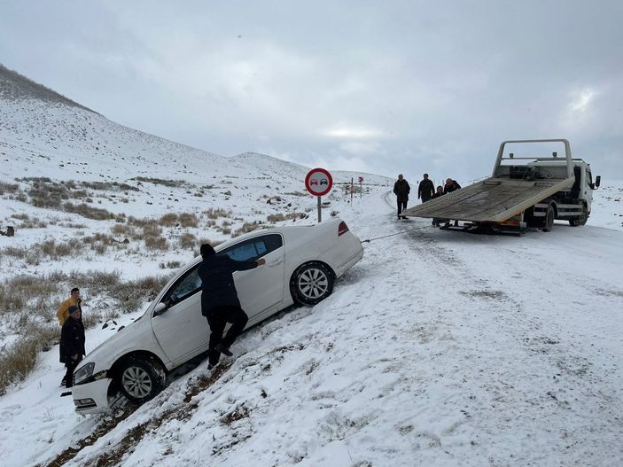 d Muş'un yükseklerinde yoğun kar yağışı -1
