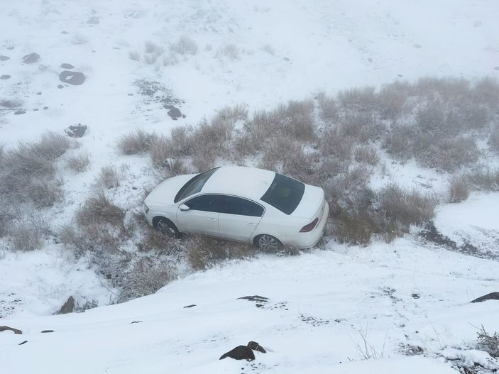 d Muş'un yükseklerinde yoğun kar yağışı -3