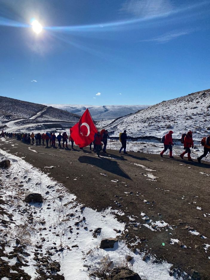 Sarıkamış şehitleri için 3 bin 180 rakımda nöbet -5