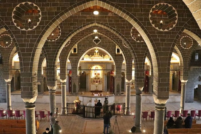 Tarihi Surp Giragos Ermeni Kilisesi'nde Noel ayini -7