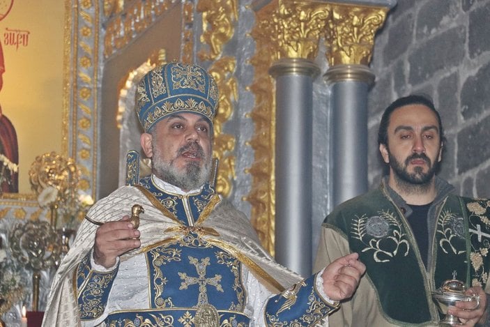 Tarihi Surp Giragos Ermeni Kilisesi'nde Noel ayini -3