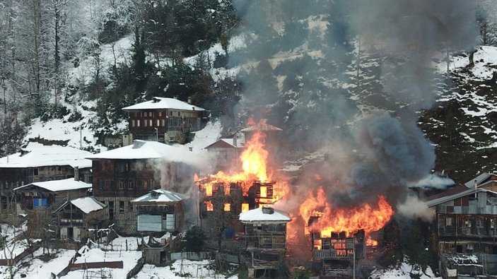 Rize'de yangın; 2 ev, 2 serendi, 1 kamyonet kullanılamaz hale geldi -7