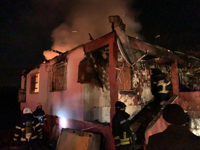 Tek katlı evde oturan kadın, çıkan yangında hayatını kaybetti -2