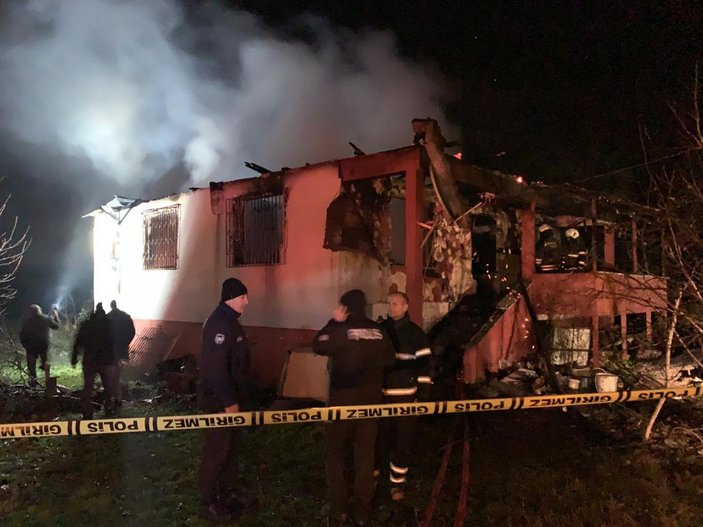 Tek katlı evde oturan kadın, çıkan yangında hayatını kaybetti -3